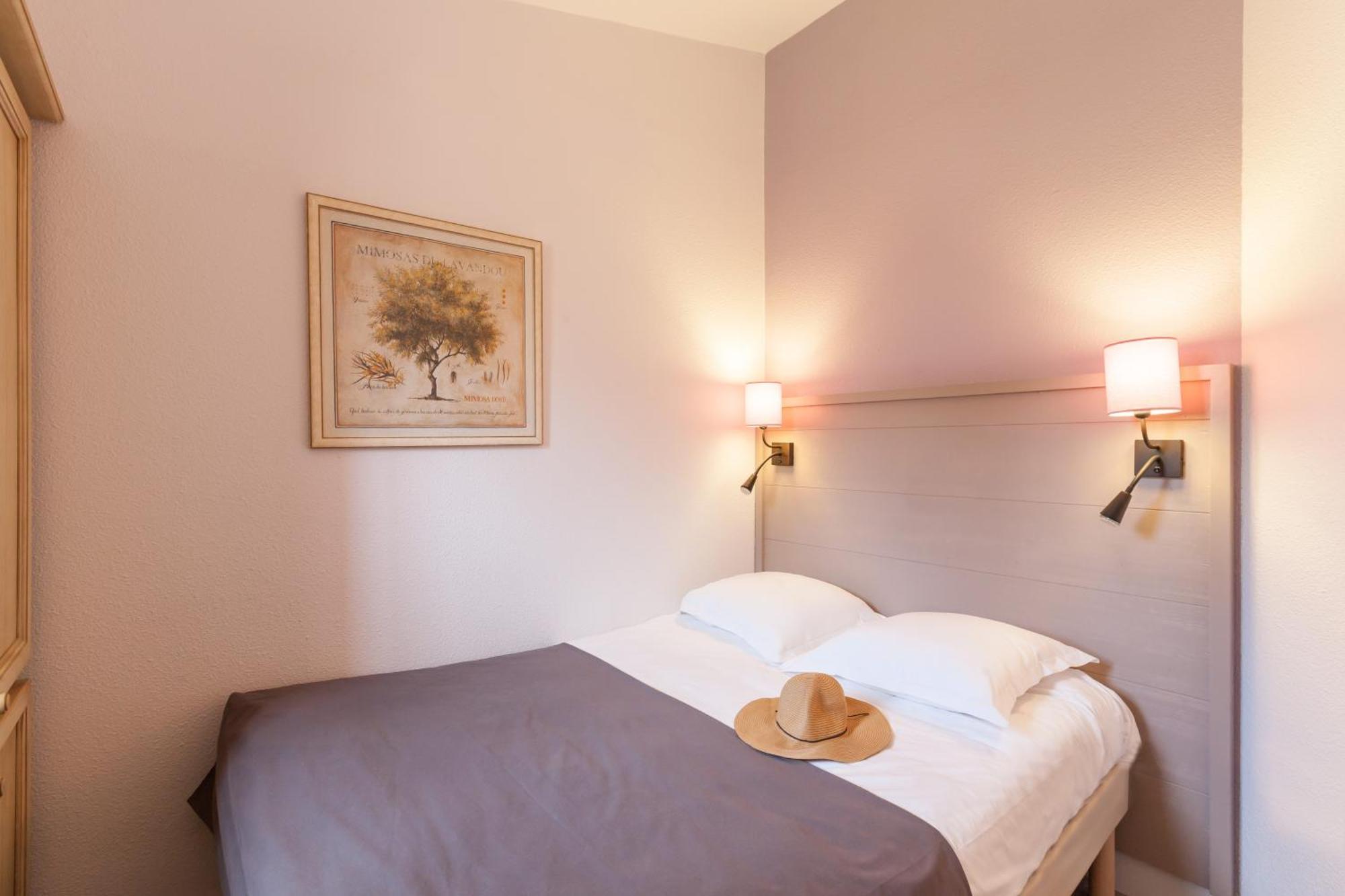 Residence Pierre & Vacances La Pinede Йер Экстерьер фото