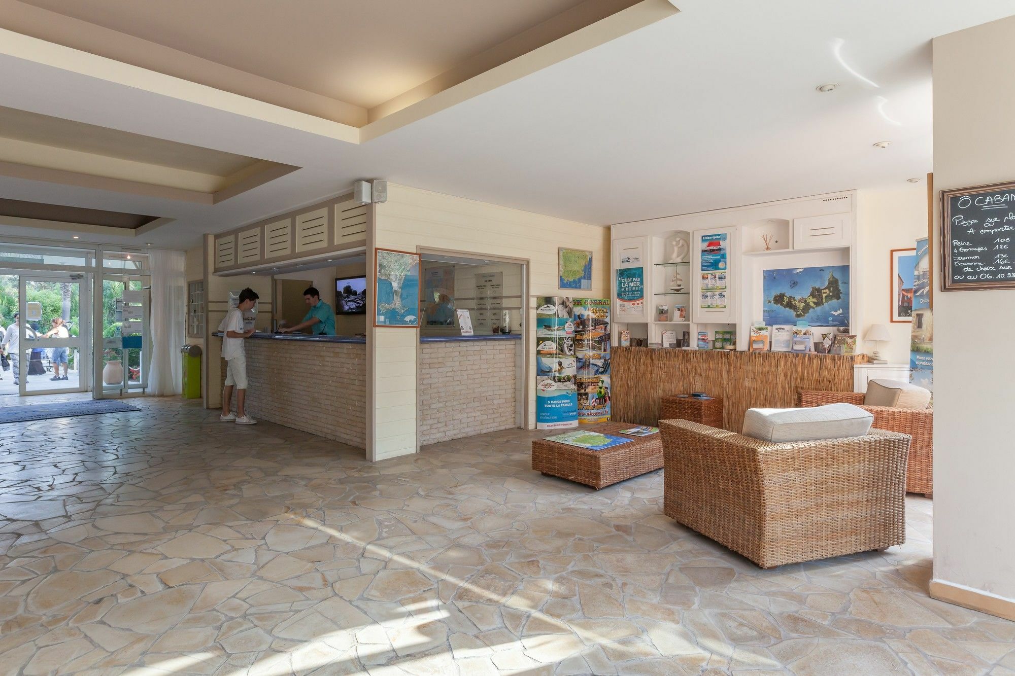 Residence Pierre & Vacances La Pinede Йер Экстерьер фото