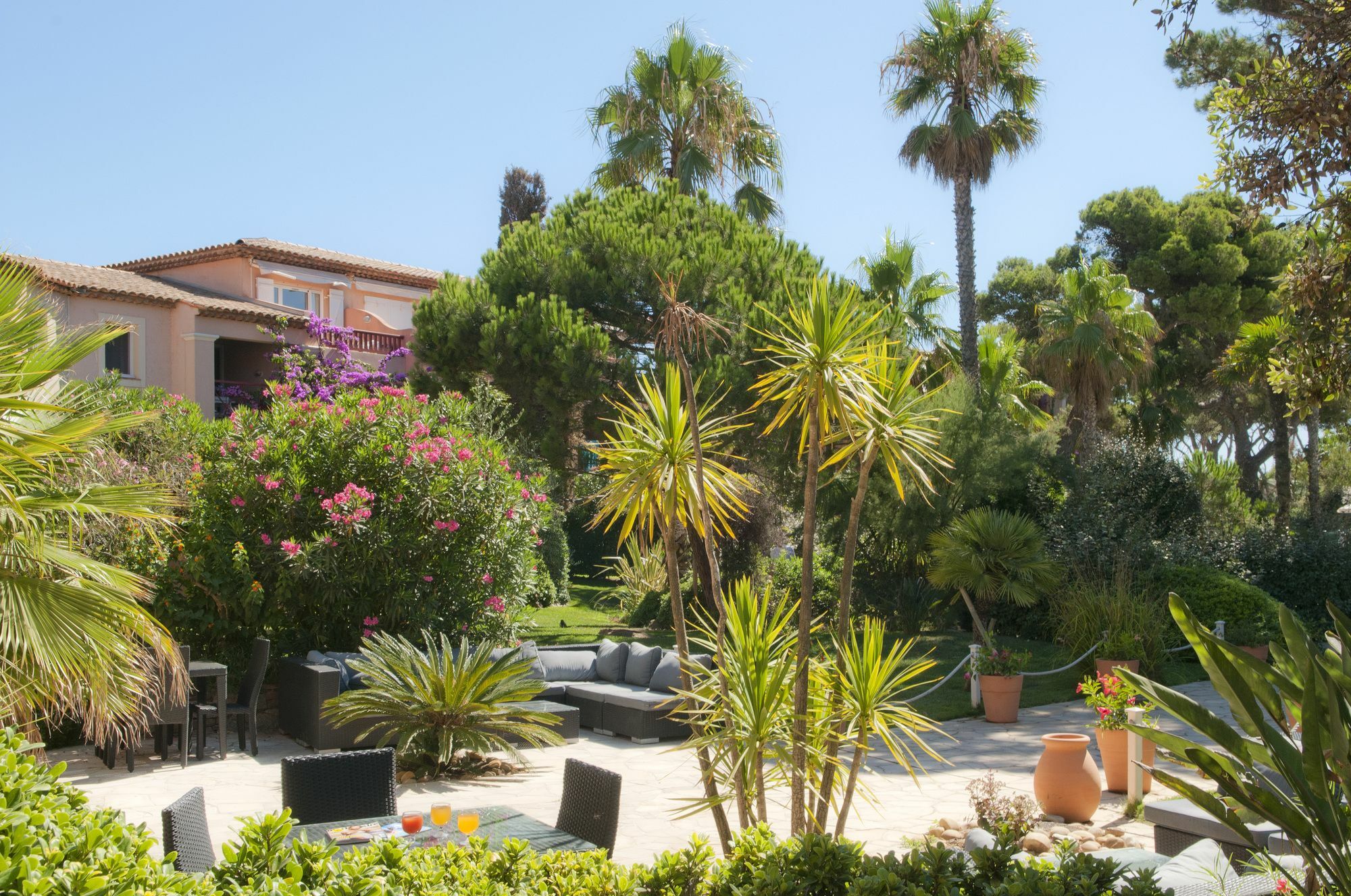 Residence Pierre & Vacances La Pinede Йер Экстерьер фото