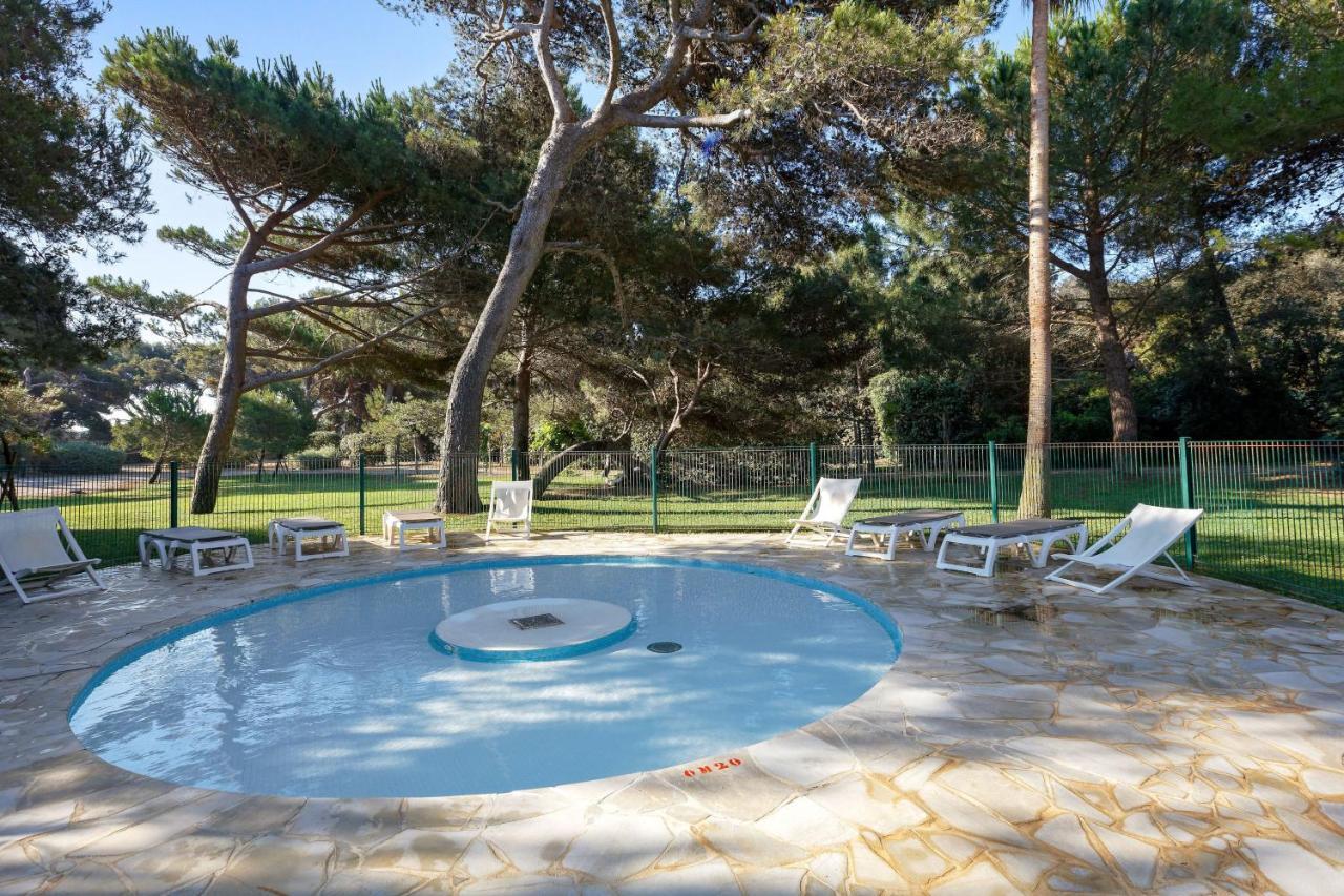 Residence Pierre & Vacances La Pinede Йер Экстерьер фото