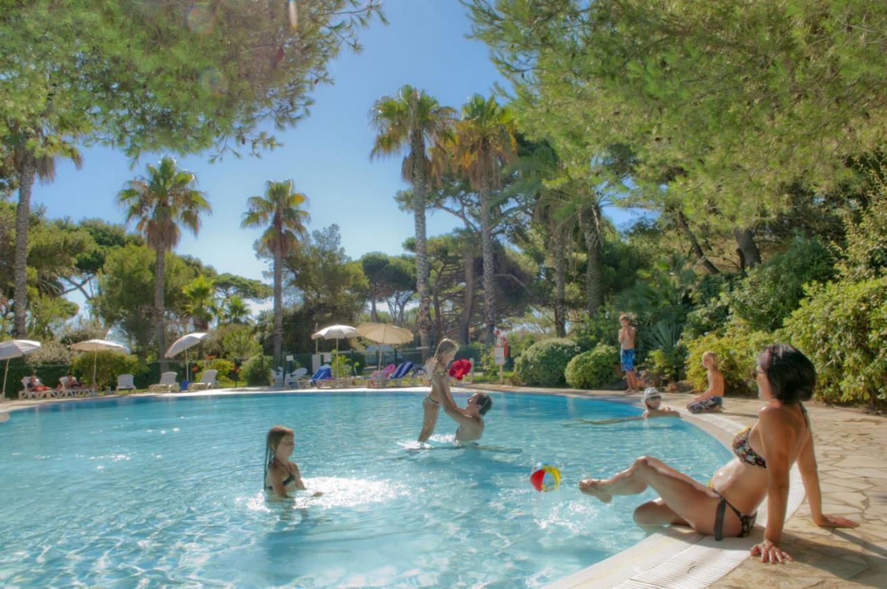 Residence Pierre & Vacances La Pinede Йер Экстерьер фото