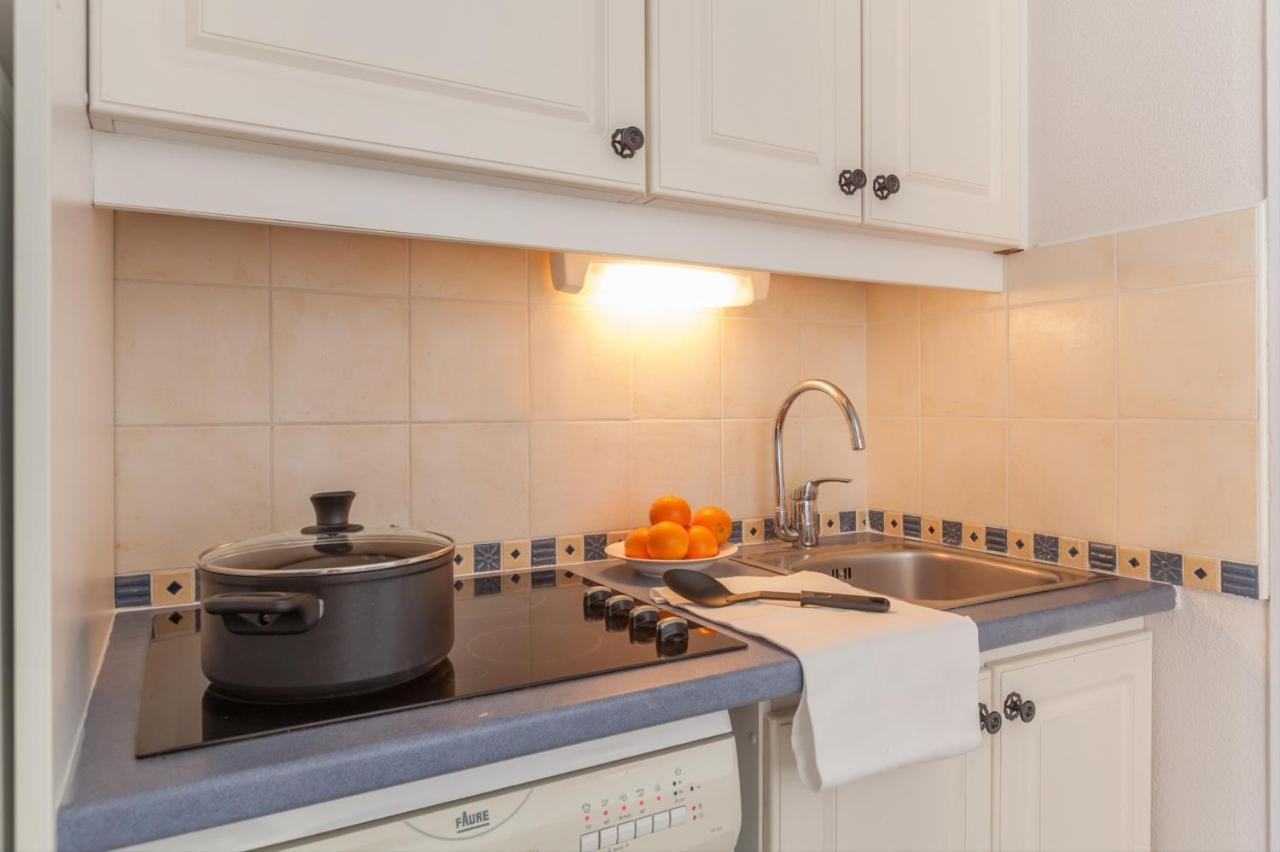 Residence Pierre & Vacances La Pinede Йер Экстерьер фото